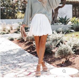 Aakaa White Flowy Skirt | Small